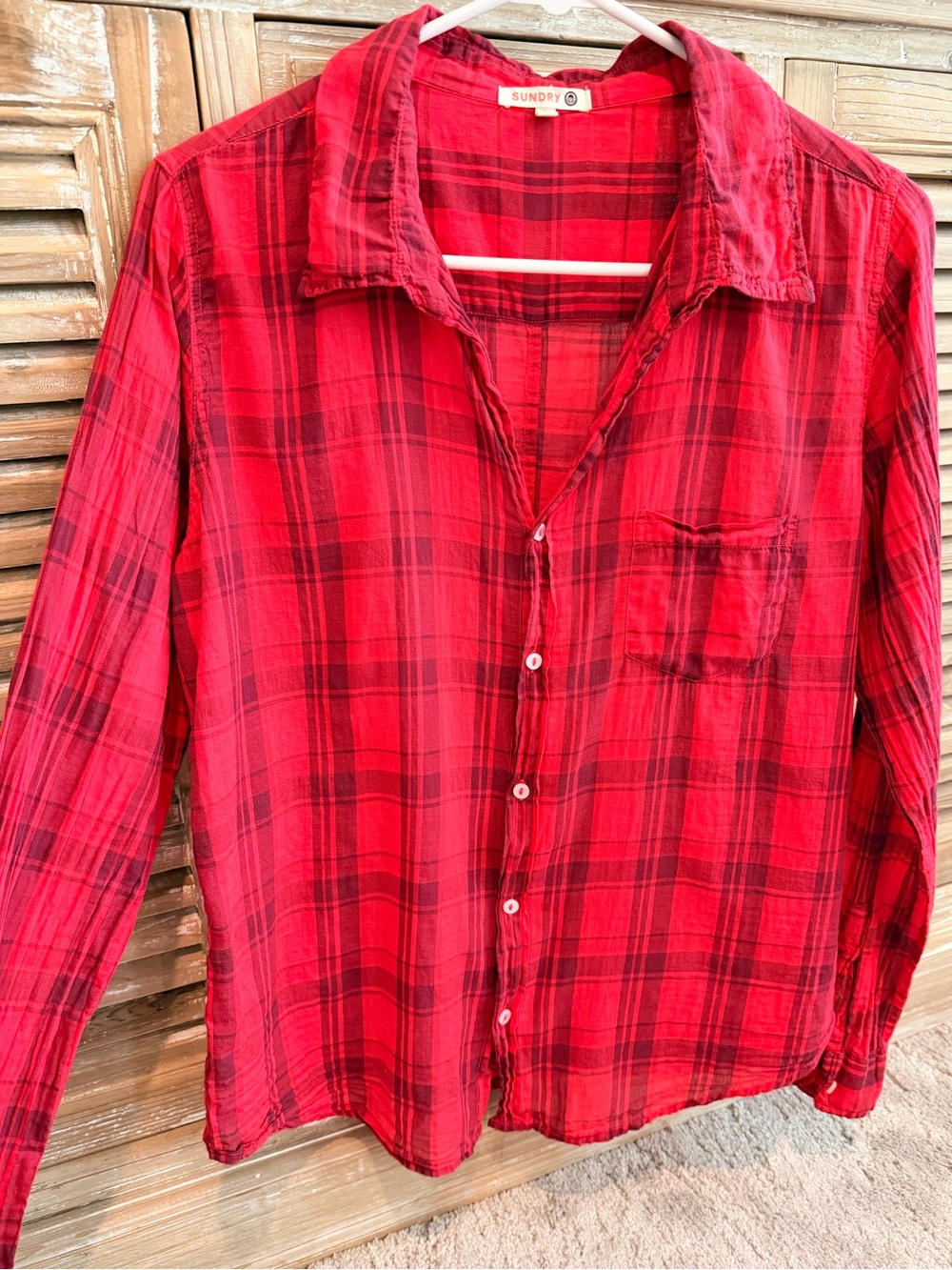 Sundry Red Plaid Lightweight Cotton Long Sleeve Button Up Shirt (Size Medium)